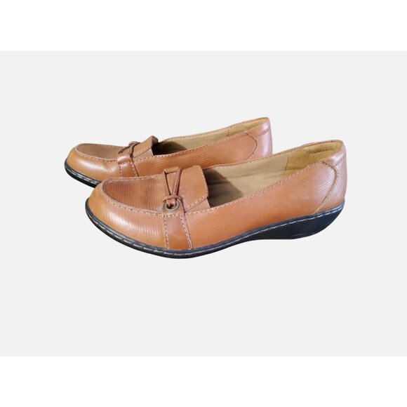 Womens Clarks Leather Slide On Loafers. Size 8M. - Picture 2 of 6